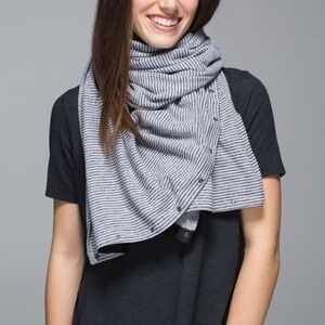 lululemon athletica Vinyasa Reversible Black and Gray Striped Scarf
